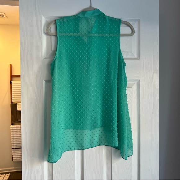 New Tower thin green sleeveless top, size medium - Picture 2 of 8
